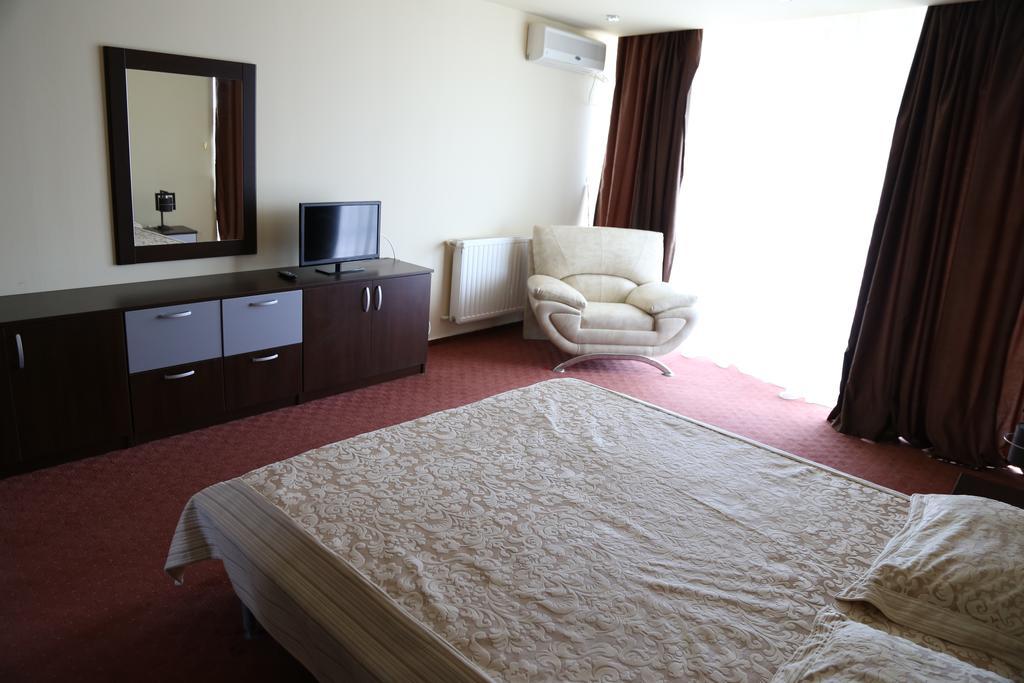 Hotel Florida ママイア エクステリア 写真