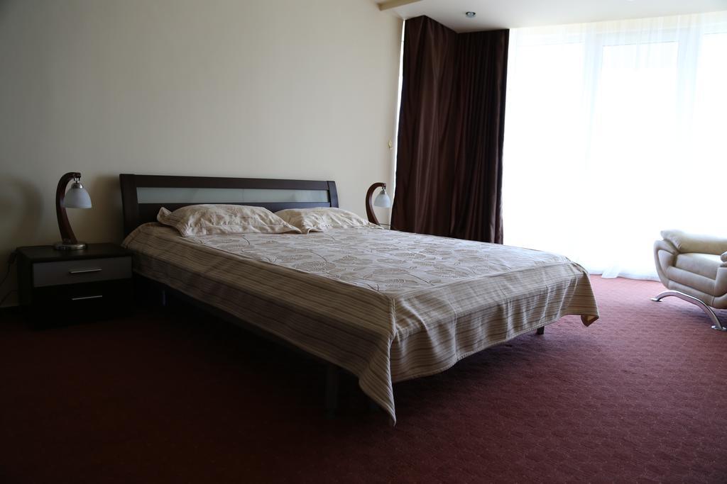 Hotel Florida ママイア エクステリア 写真