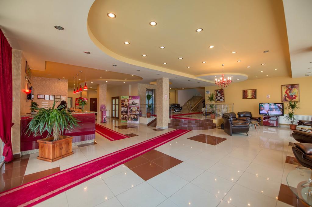 Hotel Florida ママイア エクステリア 写真