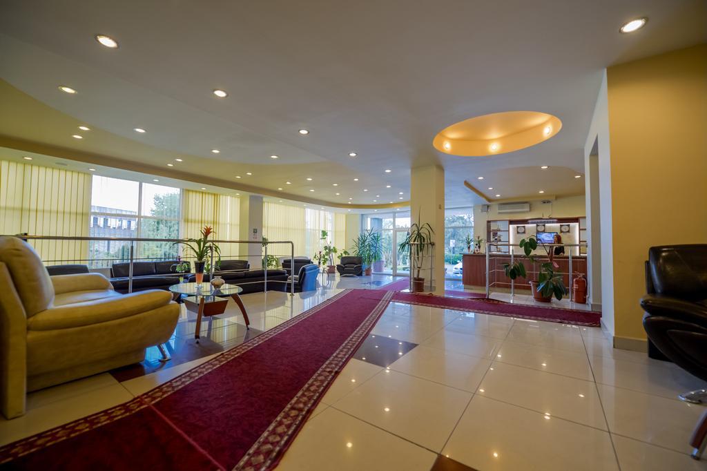 Hotel Florida ママイア エクステリア 写真