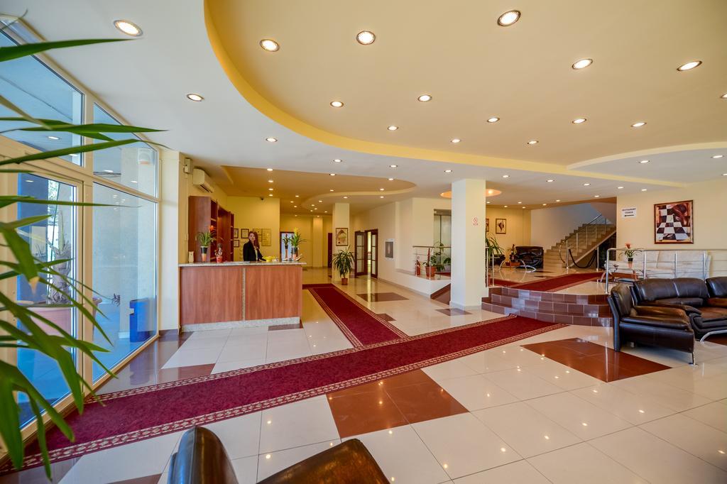 Hotel Florida ママイア エクステリア 写真