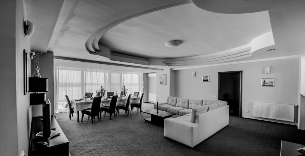 Hotel Florida ママイア エクステリア 写真
