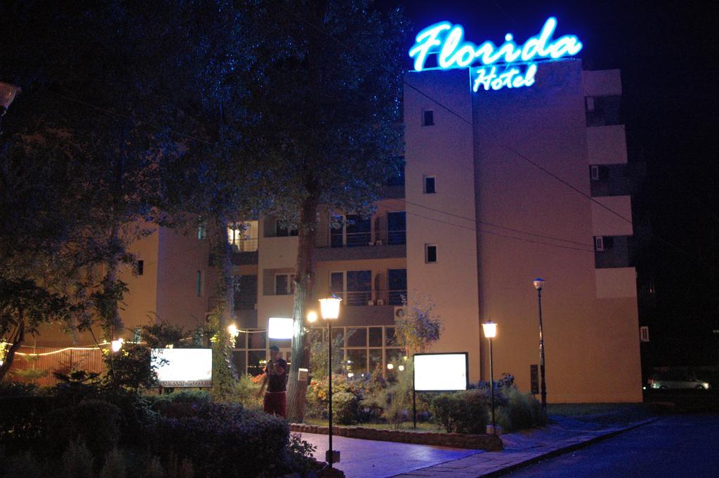 Hotel Florida ママイア エクステリア 写真